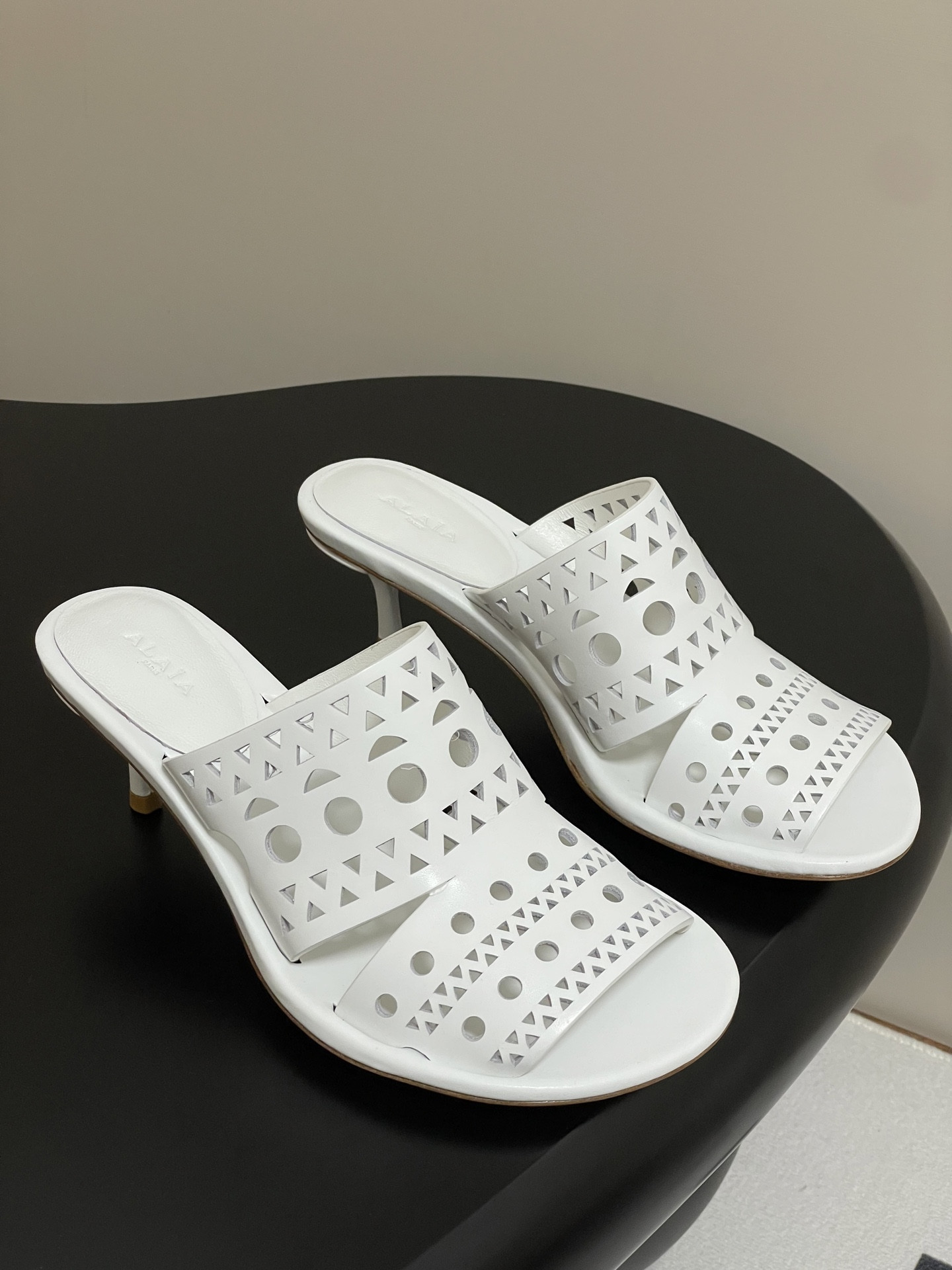 UA Alaia Heeled slippers 5.5cm Heel(Customized Size 7-10 days production time)