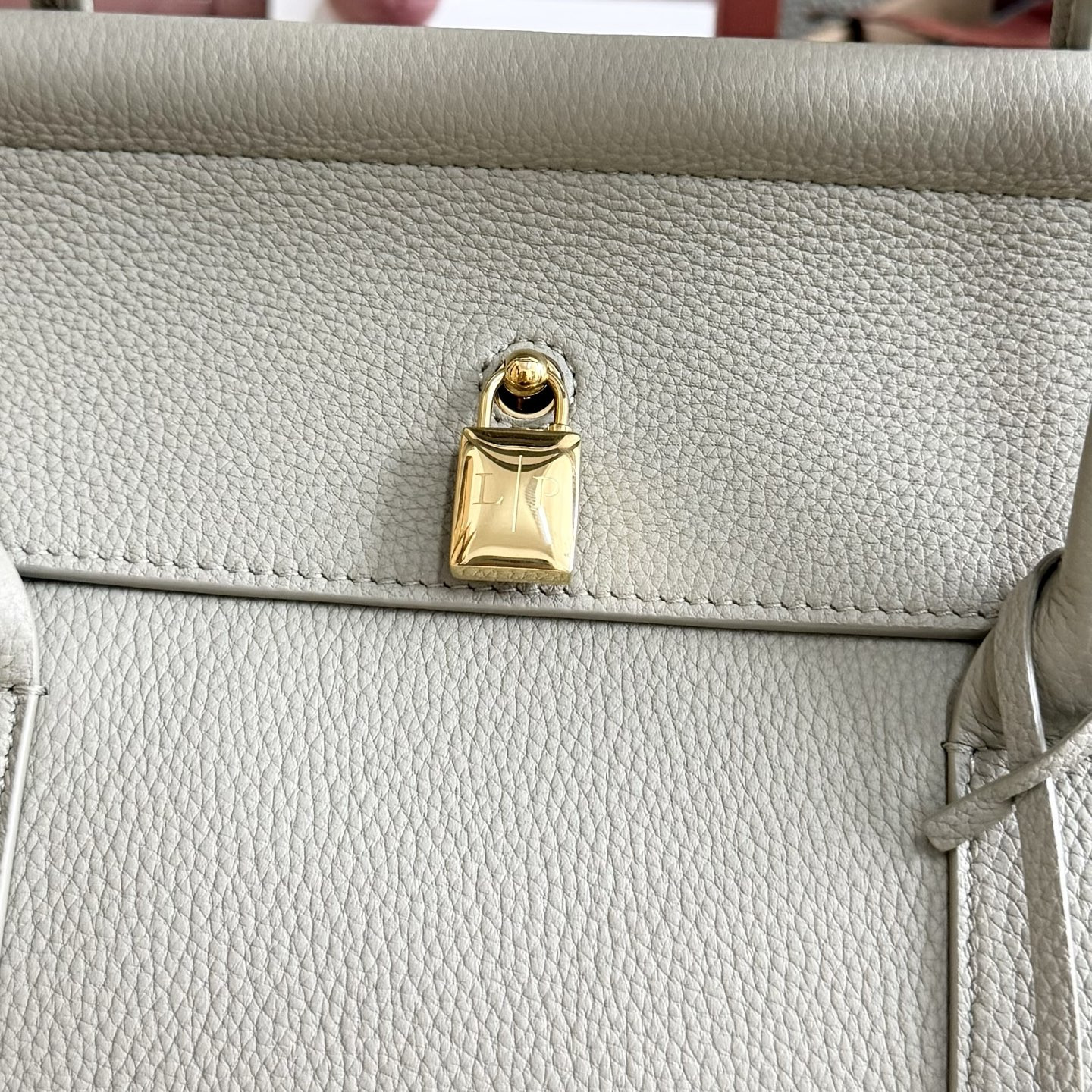 L**o p*ana loom l32 calfskin 33x23x18cm