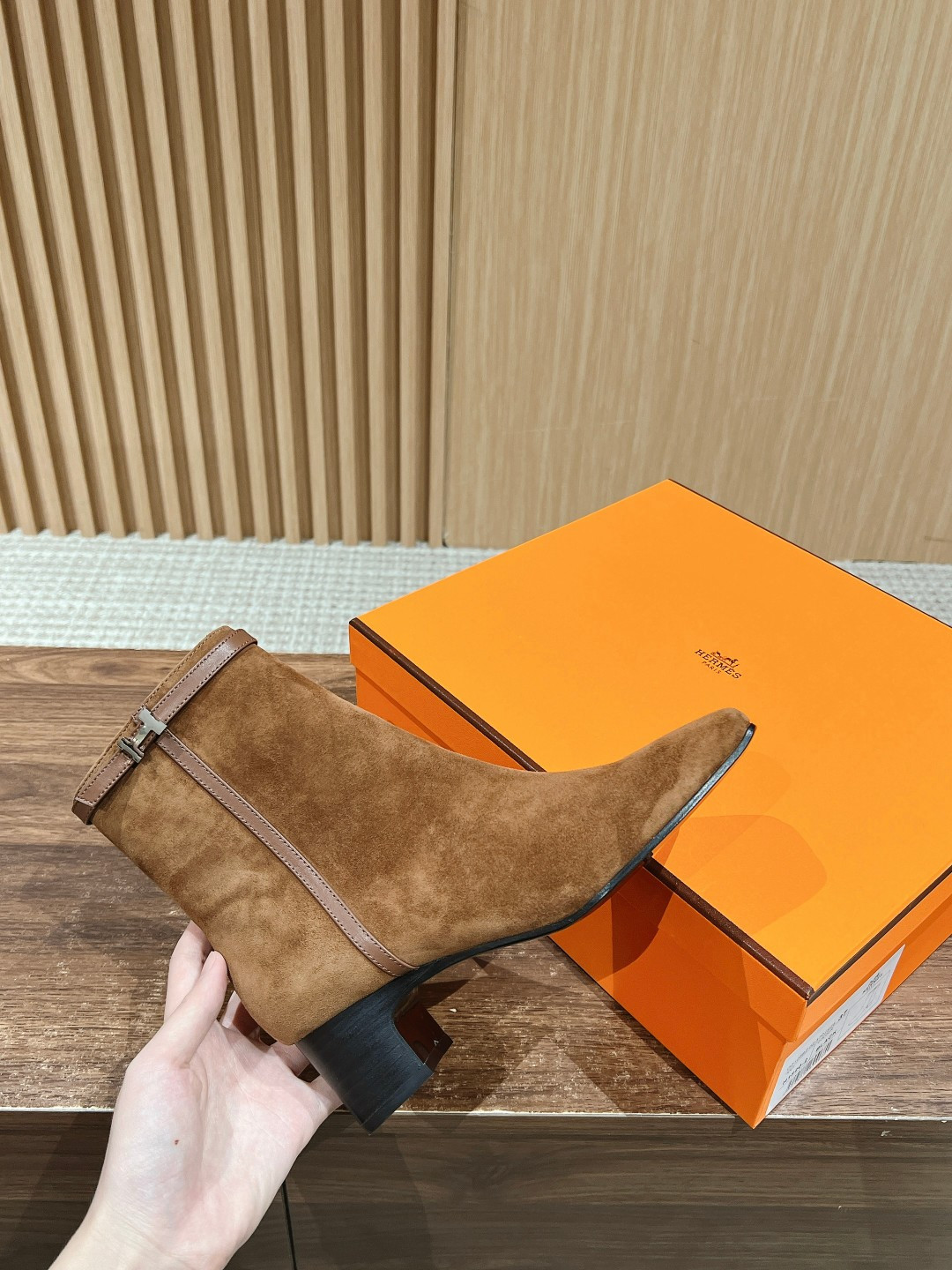 ua H**mes boot 5cm heel